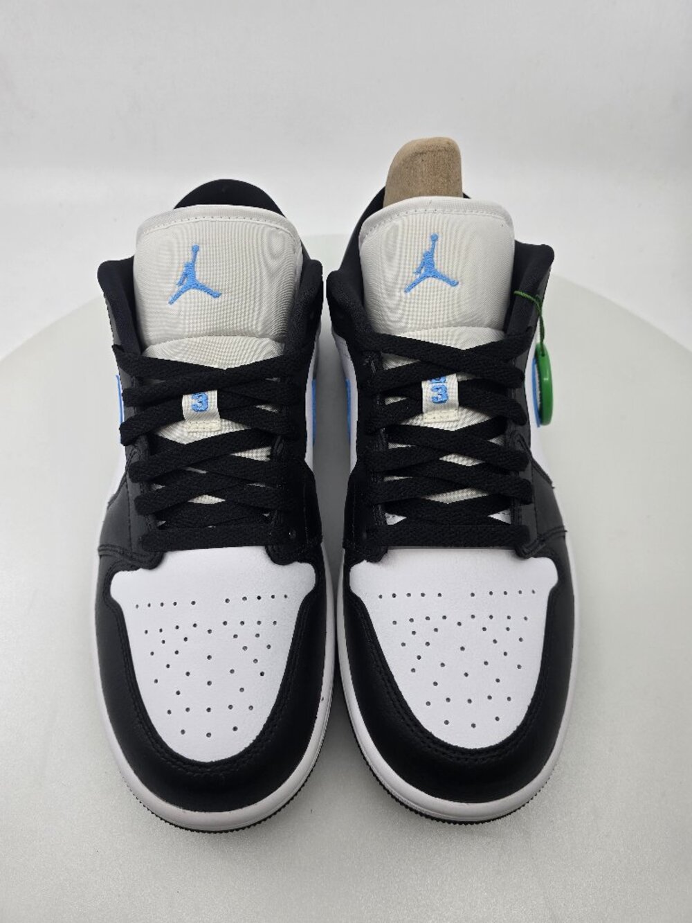 WOMAN'S AIR JORDAN 1 LOW DC0774 041 / SIZE 10.5